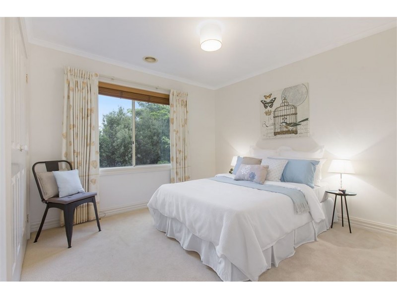 9 Peartree Way, Glen Waverley VIC 3150