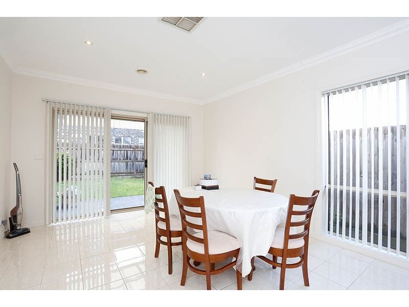 2/12 Myrtle Street, Glen Waverley VIC 3150