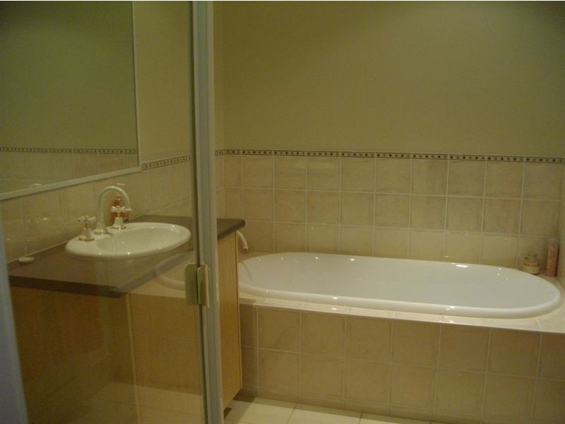 1 St Laurent Rise, Knoxfield VIC 3180