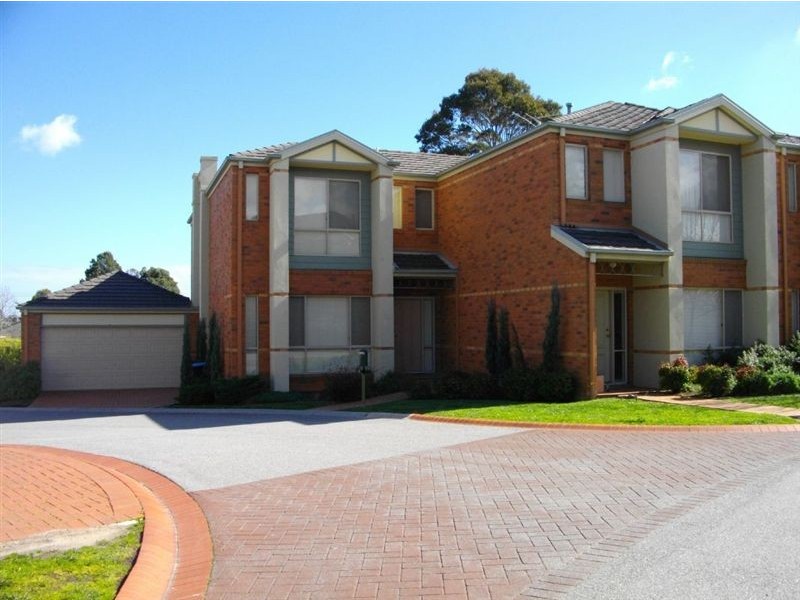 1 St Laurent Rise, Knoxfield VIC 3180