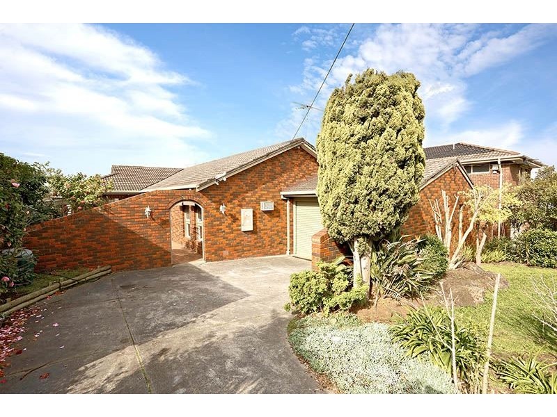 32 Paxton Drive, Glen Waverley VIC 3150