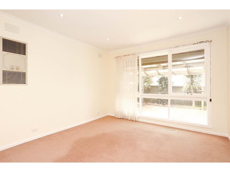32 Paxton Drive, Glen Waverley VIC 3150