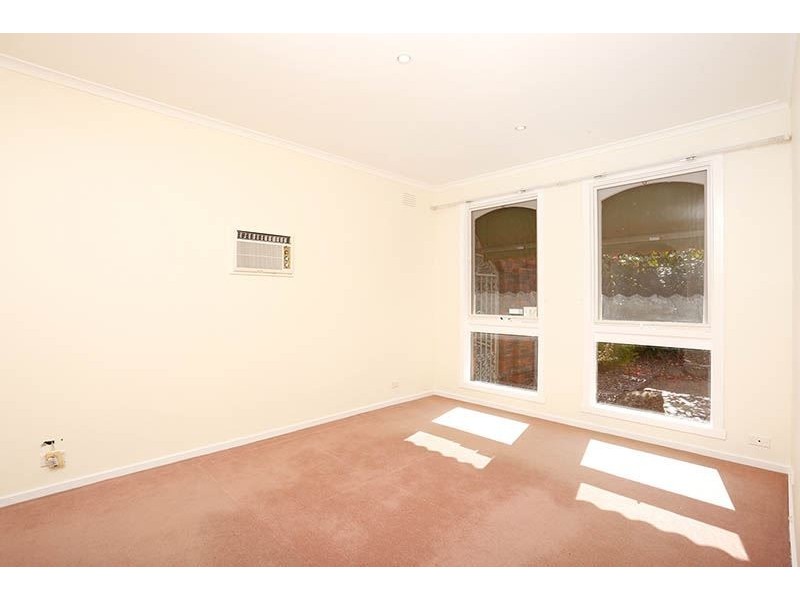 32 Paxton Drive, Glen Waverley VIC 3150