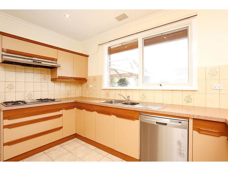32 Paxton Drive, Glen Waverley VIC 3150