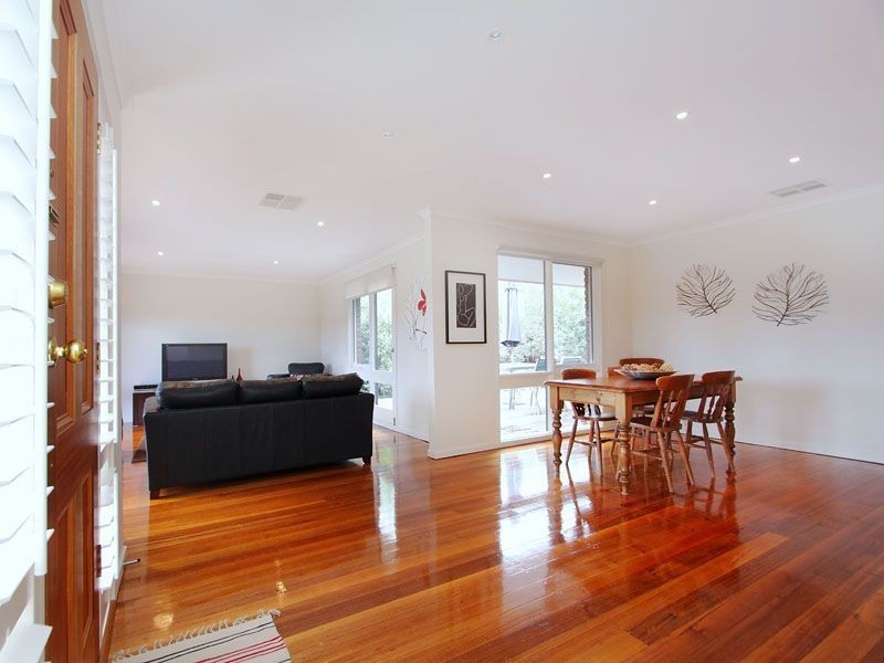 6 Gauntlet Avenue, Glen Waverley VIC 3150