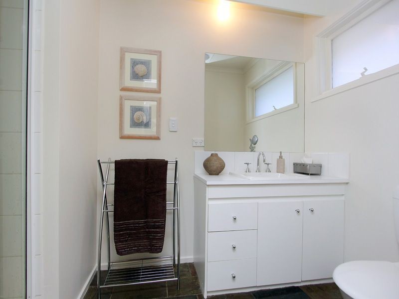 6 Gauntlet Avenue, Glen Waverley VIC 3150