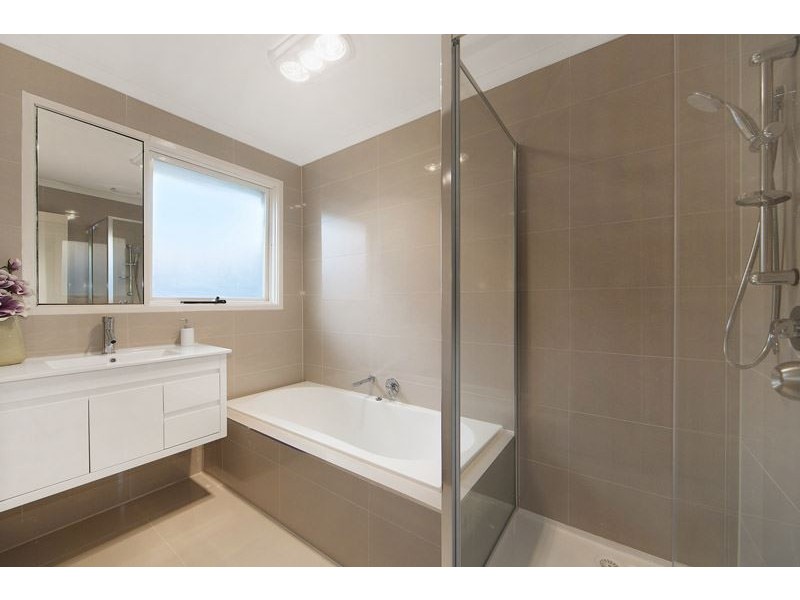 21 Lincoln Street, Burwood East VIC 3151