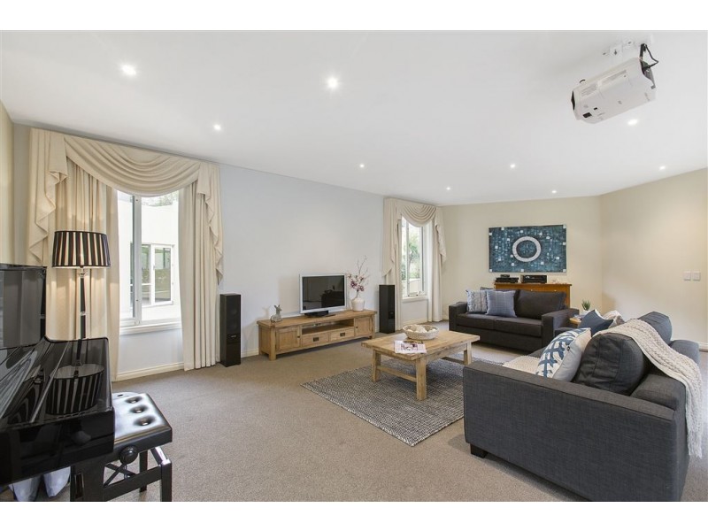 25 Aurisch Avenue, Glen Waverley VIC 3150