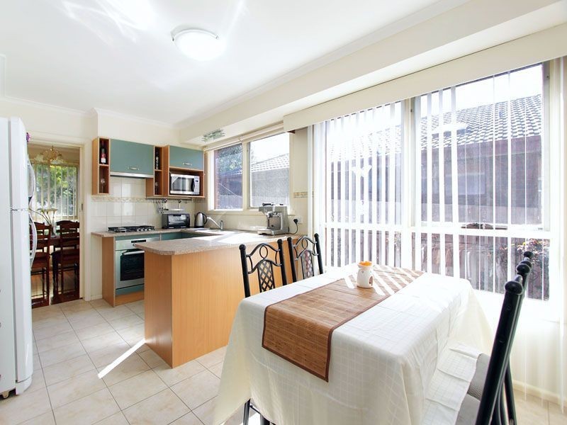 25 Sherwood Rise, Vermont South VIC 3133