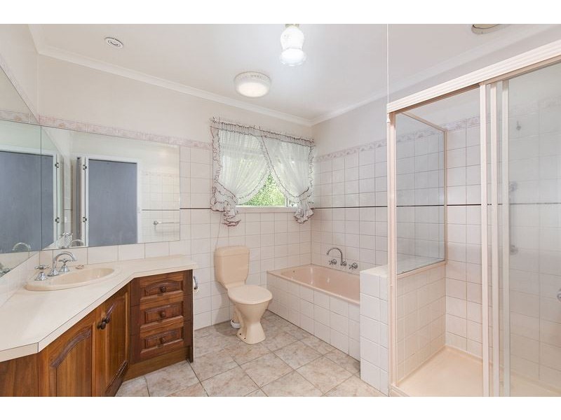 13 Balmoral Court, Burwood East VIC 3151