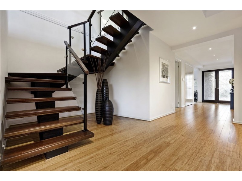 26 Charlton Street, Mount Waverley VIC 3149