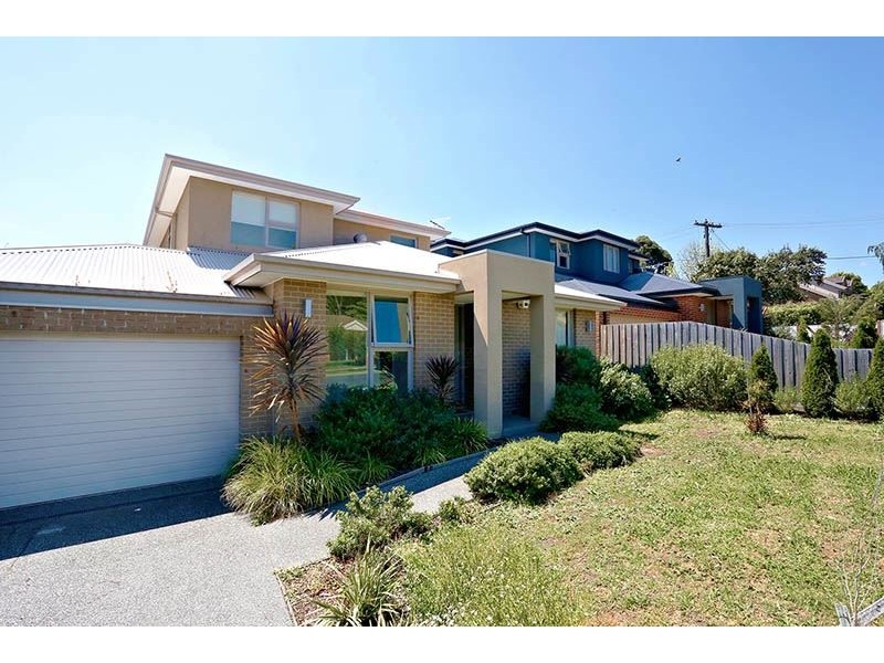 17 Wilson Road, Glen Waverley VIC 3150