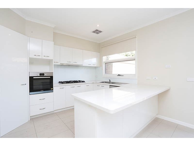 17 Wilson Road, Glen Waverley VIC 3150