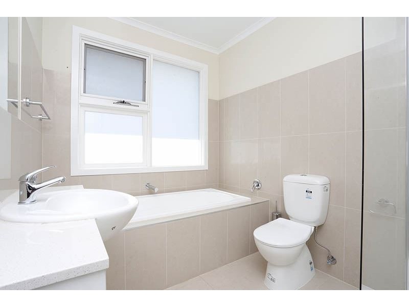 17 Wilson Road, Glen Waverley VIC 3150