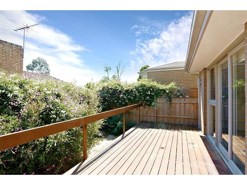 17 Wilson Road, Glen Waverley VIC 3150
