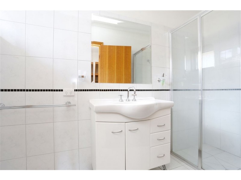 33 Bluehills Avenue, Mount Waverley VIC 3149