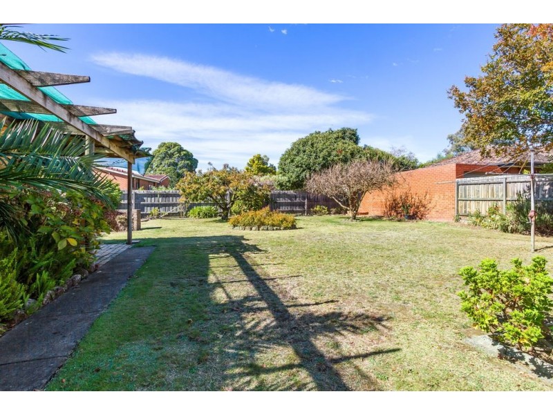 16 Panoramic Grove, Glen Waverley VIC 3150
