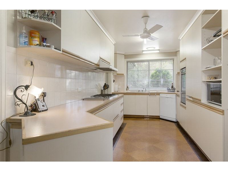 1 Holly Green Drive, Wheelers Hill VIC 3150