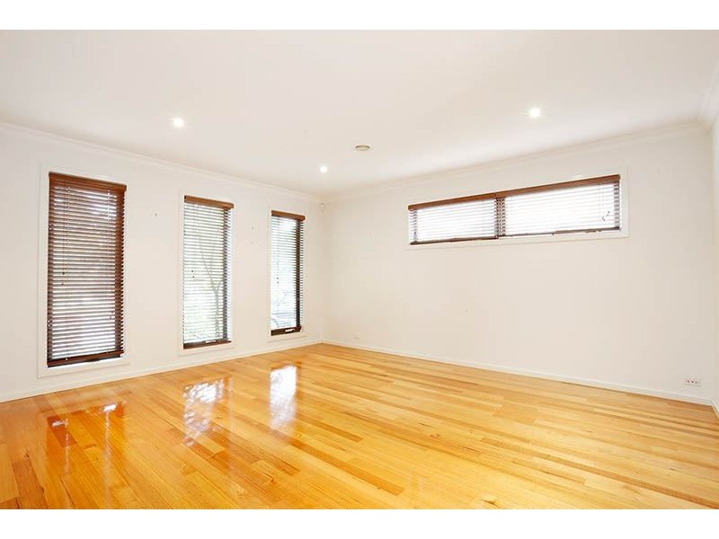 4/2 Montpellier Road, Burwood VIC 3125