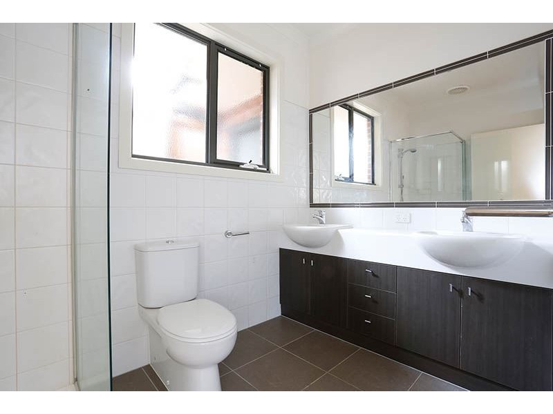 4/2 Montpellier Road, Burwood VIC 3125