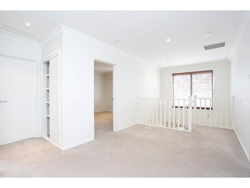 4/2 Montpellier Road, Burwood VIC 3125