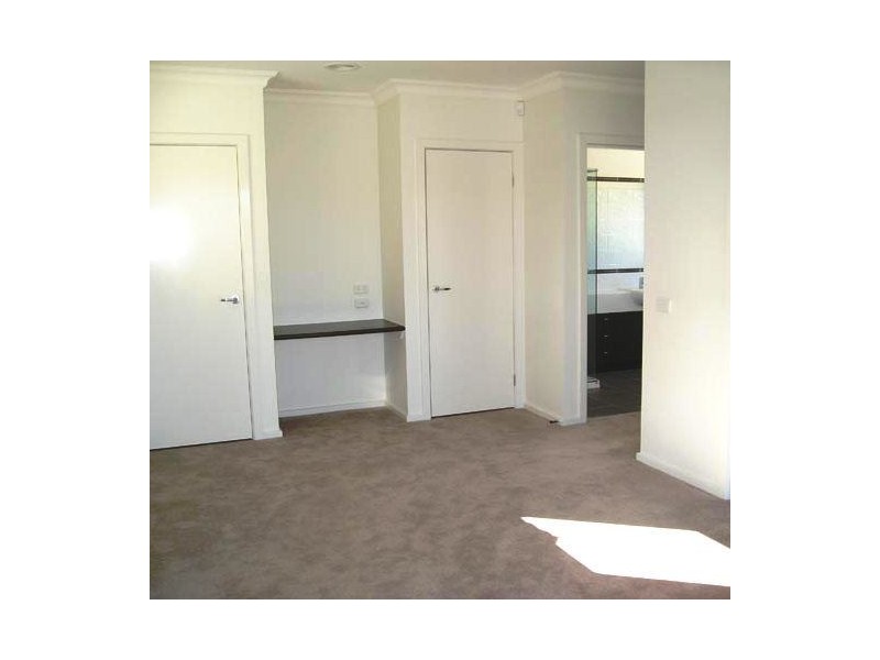 4/2 Montpellier Road, Burwood VIC 3125