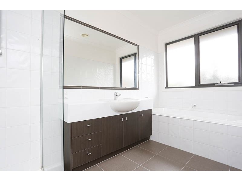 4/2 Montpellier Road, Burwood VIC 3125