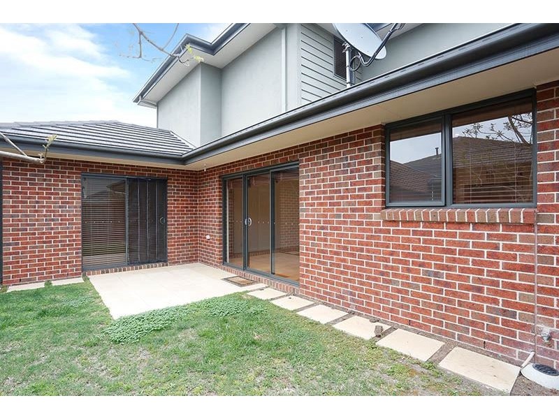 4/2 Montpellier Road, Burwood VIC 3125