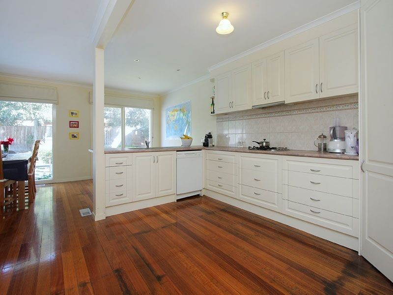 52 Remington Drive, Glen Waverley VIC 3150