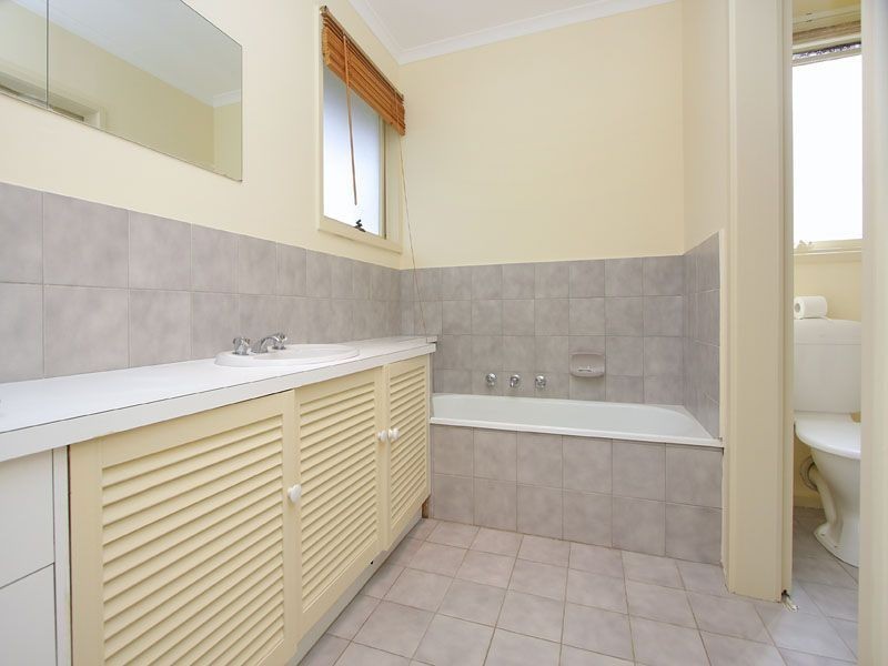 52 Remington Drive, Glen Waverley VIC 3150