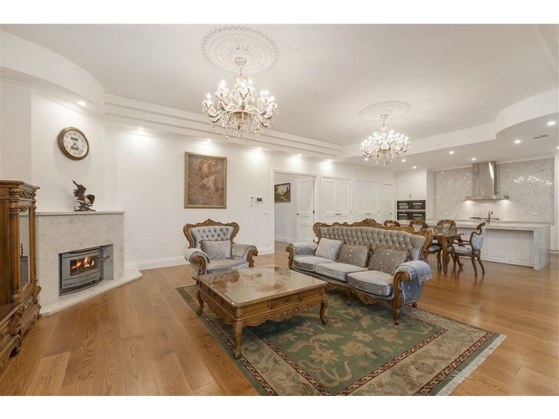 21 Lincoln Avenue, Glen Waverley VIC 3150