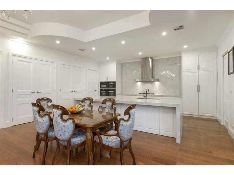 21 Lincoln Avenue, Glen Waverley VIC 3150