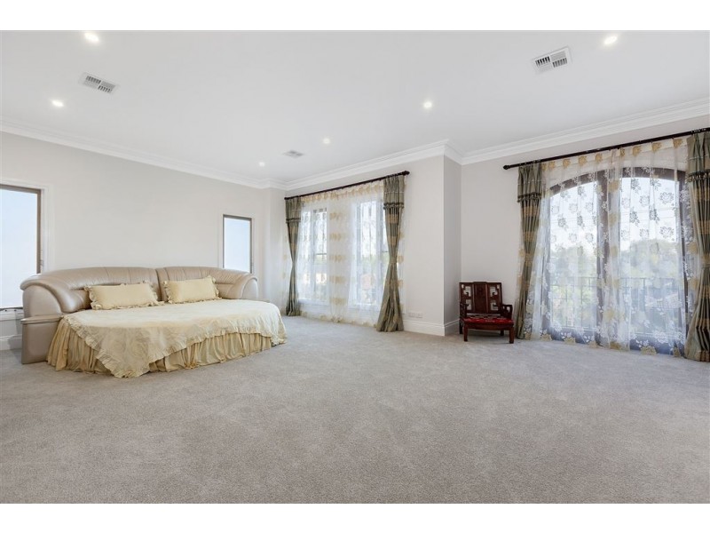 21 Lincoln Avenue, Glen Waverley VIC 3150