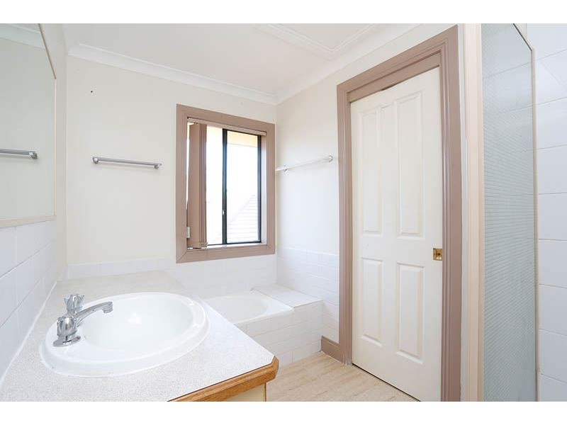 2/13A Montana Avenue, Mulgrave VIC 3170