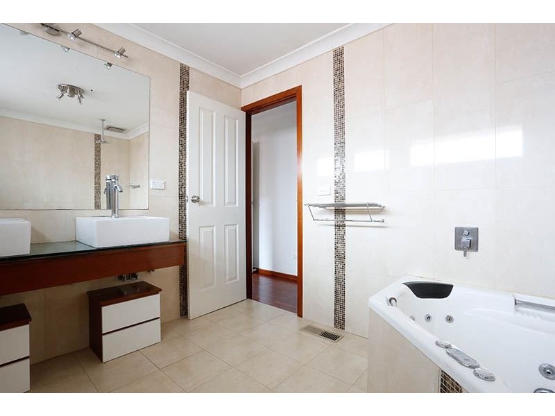 56 Fernbank Crescent, Mulgrave VIC 3170
