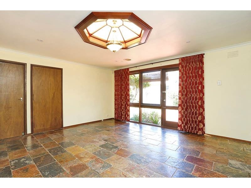 879 Waverley Road, Glen Waverley VIC 3150