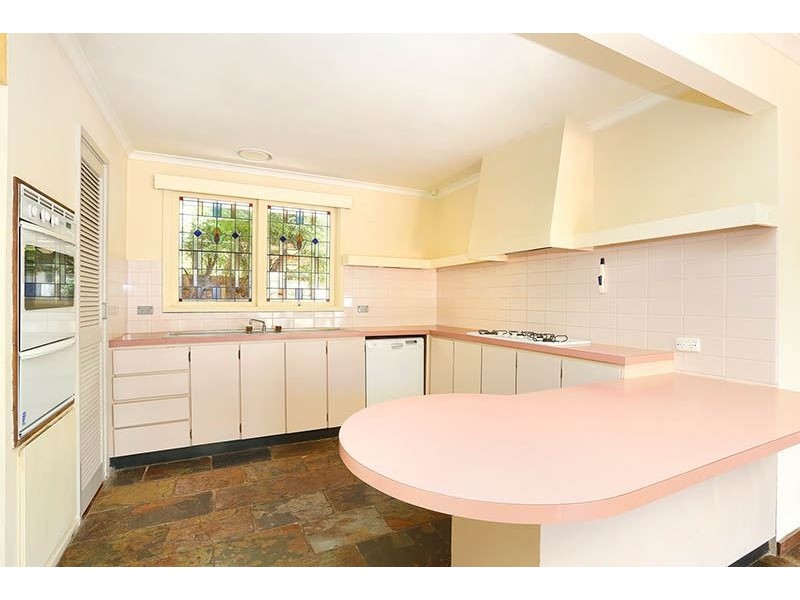 879 Waverley Road, Glen Waverley VIC 3150