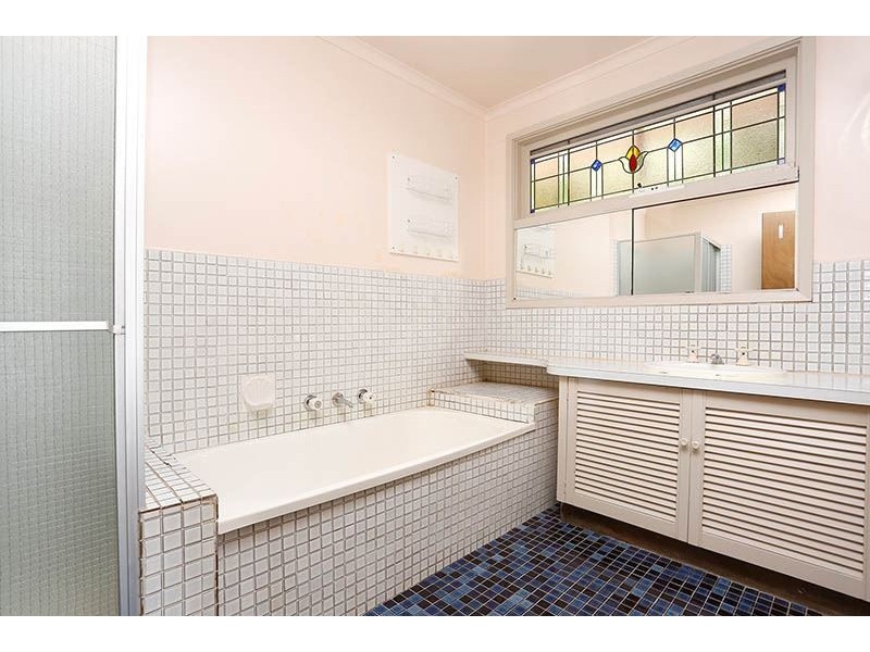 879 Waverley Road, Glen Waverley VIC 3150