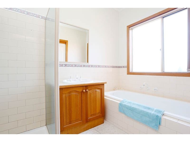 23 Dunscombe Avenue, Glen Waverley VIC 3150