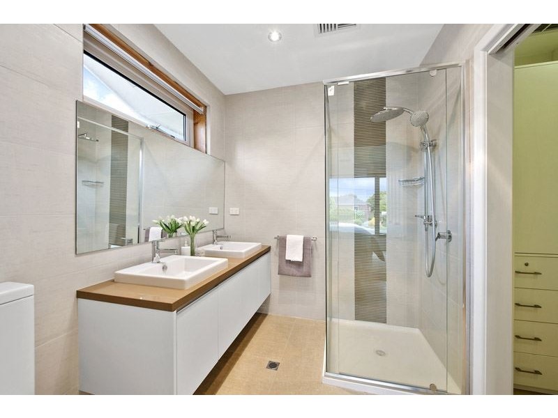 11 Blenheim Avenue, Glen Waverley VIC 3150