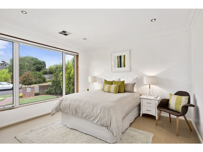 11 Blenheim Avenue, Glen Waverley VIC 3150