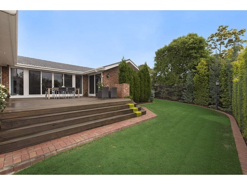 11 Blenheim Avenue, Glen Waverley VIC 3150