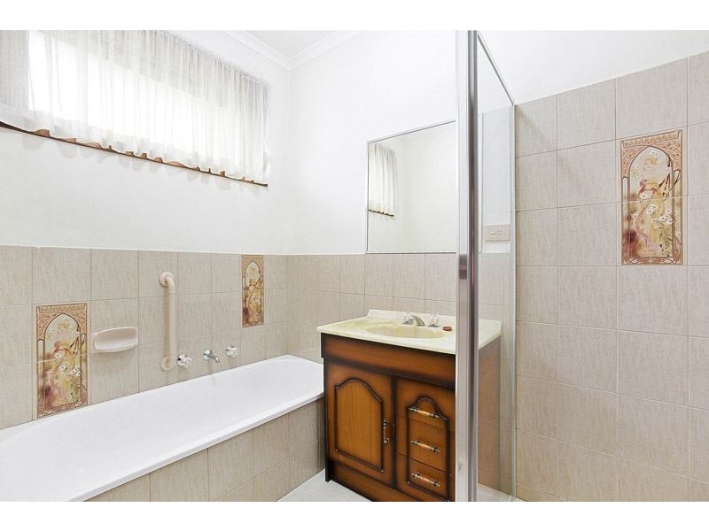 2/1 Baringa Street, Mount Waverley VIC 3149