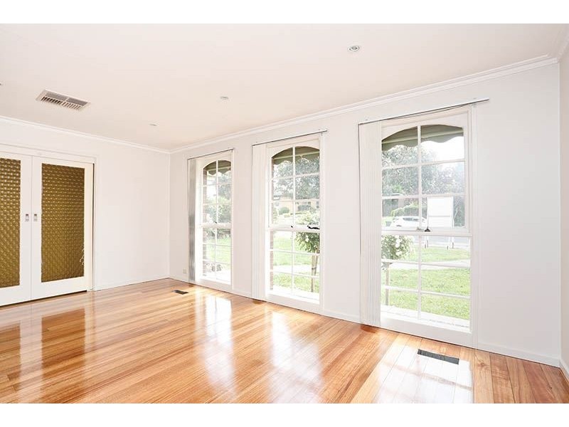 14 Mackellar Avenue, Wheelers Hill VIC 3150