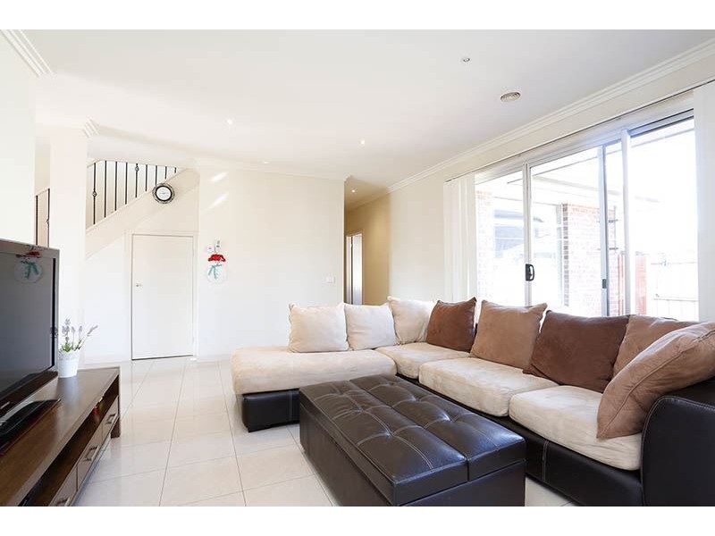 2/245 Lawrence Road, Mount Waverley VIC 3149