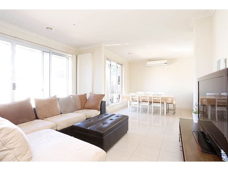 2/245 Lawrence Road, Mount Waverley VIC 3149