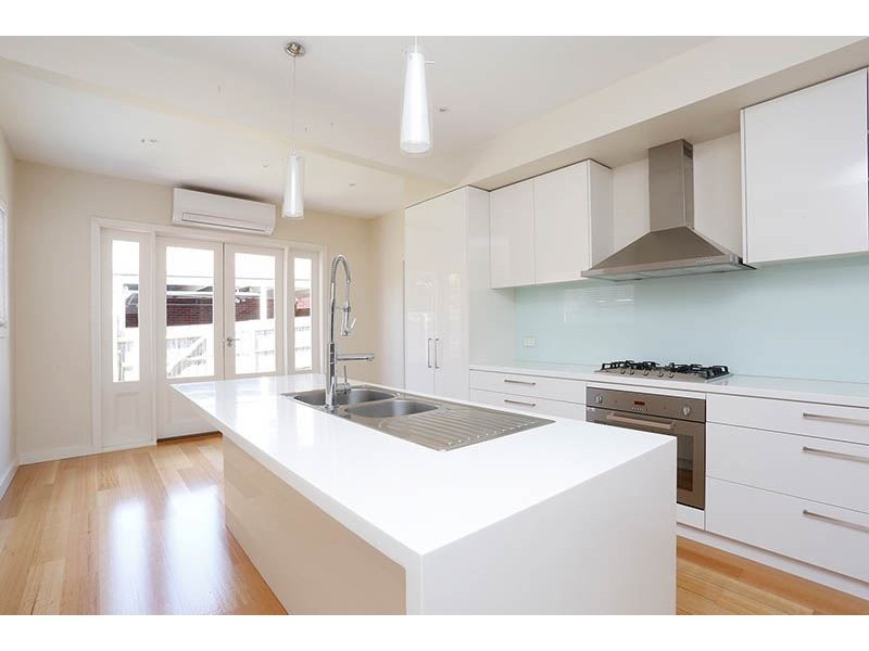 1/6 Macrina Street, Oakleigh East VIC 3166