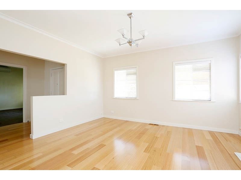 1/6 Macrina Street, Oakleigh East VIC 3166