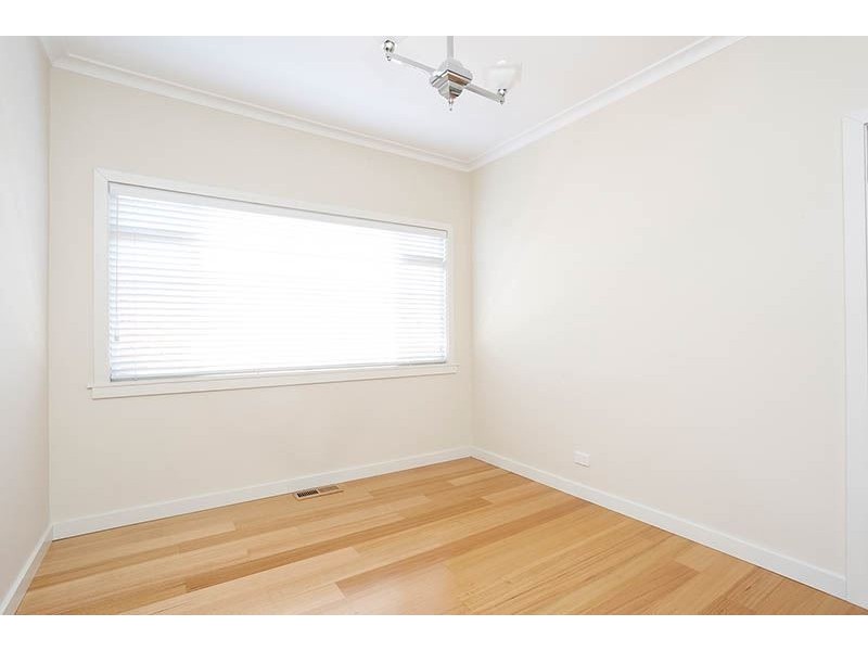 1/6 Macrina Street, Oakleigh East VIC 3166