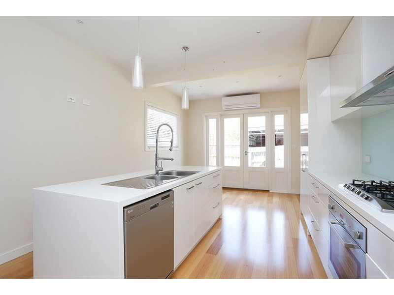 1/6 Macrina Street, Oakleigh East VIC 3166